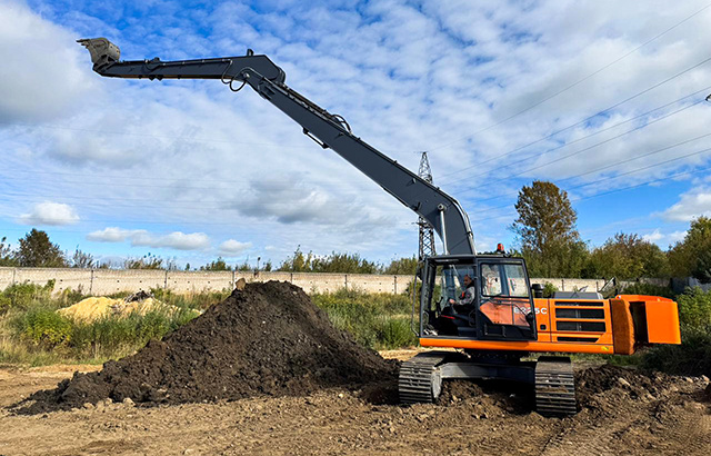 Опытный образец необычной машины изготовил завод «Тверской экскаватор»
