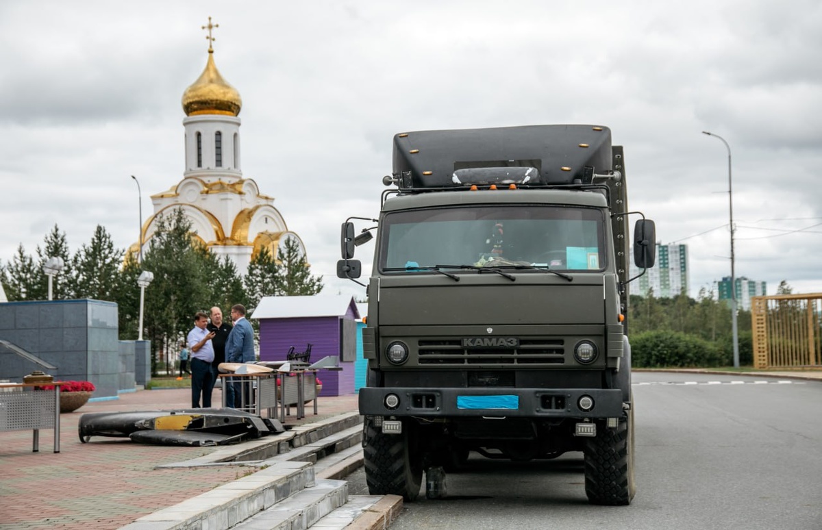    Из Сургута в зону СВО отправился 27-й гуманитарный груз и высокотехнологичные БПЛА
