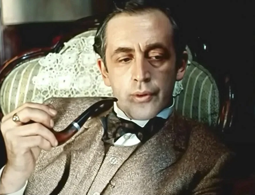 Василий Ливанов — Шерлок Холмс, признан лучшим актёром сыгравшего этого персонажа.
