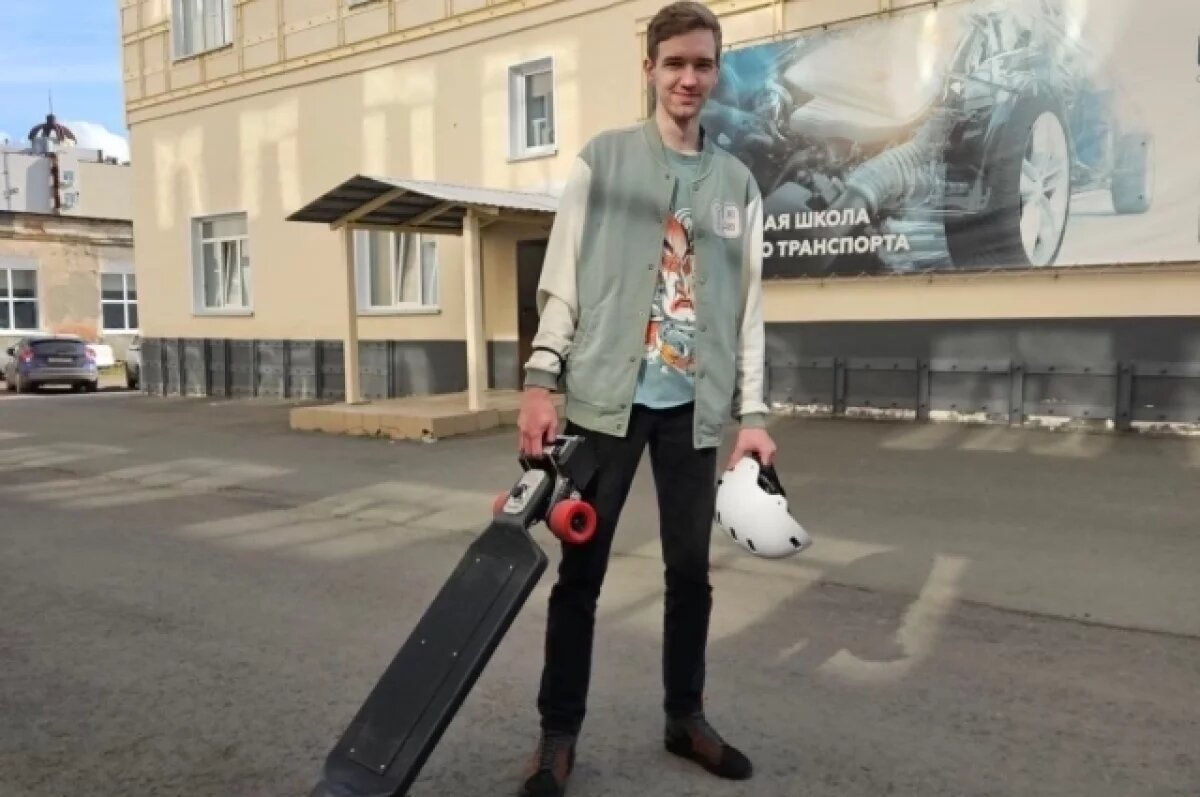   В Омске студент СибАДИ собрал уникальный электроскейт