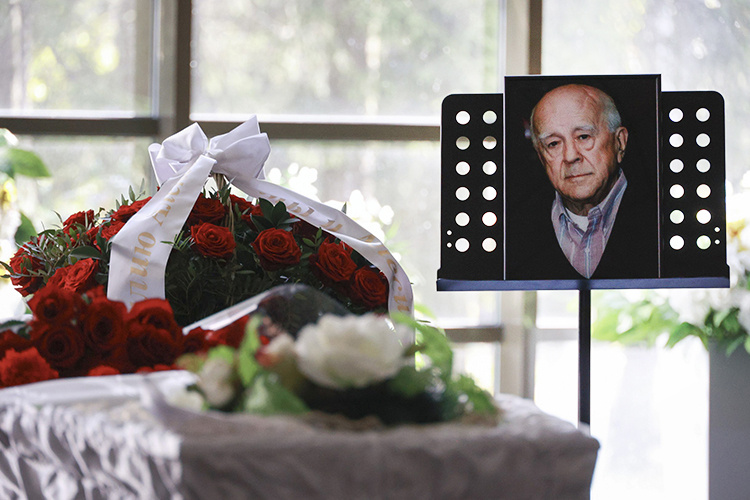    В Москве простились с Виталием Коротичем