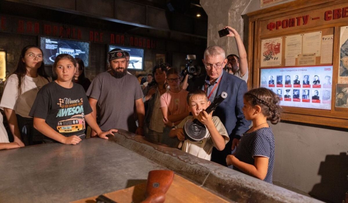     Экскурсия по экспозиции Музея Победы «Подвиг народа» Источник: victorymuseum.ru Автор фото: Пресс-служба Музея Победы