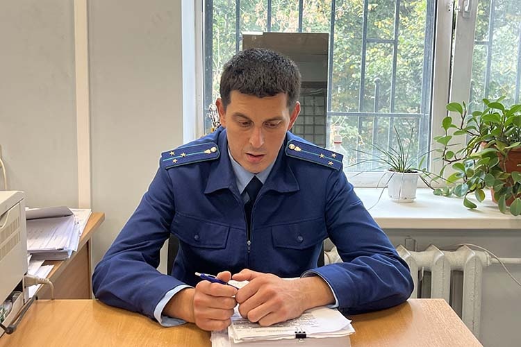    По мнению Марка Гильманова, у Хусаенова, который был гендиректором фирмы «Юником», возник «преступный умысел» для хищения денег у бюджетных учреждений РФ