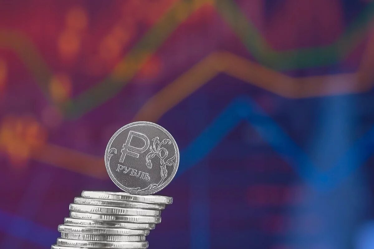    ЦБ РФ понизил официальный курс доллара почти до ₽81