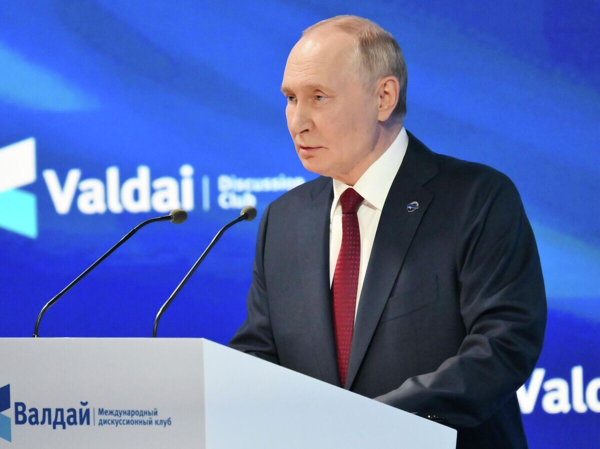    Президент РФ Владимир Путин выступает на пленарной сессии XXII Ежегодного заседания Международного дискуссионного клуба "Валдай"© РИА Новости / Григорий Сысоев