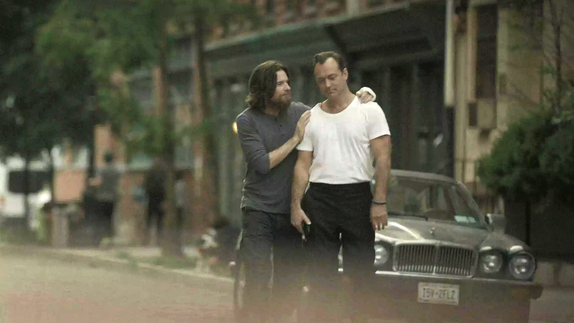    Кадр из сериала «Черный кролик», создатель Зак Бэйлин, Кейт Зусман, Netflix