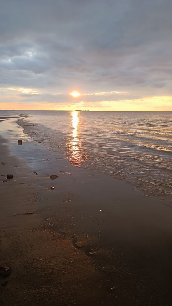 Остров вытянут с севера на юг более чем на 5 км;
максимальная ширина — приблизительно 650 м;
площадь — около 115 га. 