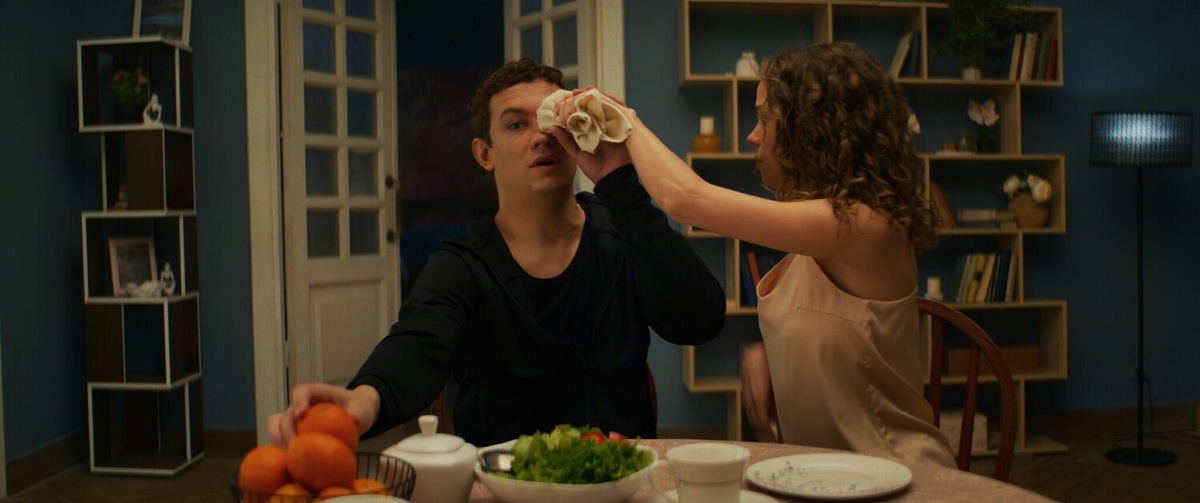     Кадр из «Любовь зла»