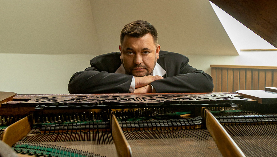 По словам музыканта, этот проект совершенно не похож на то, что он делал ранее (Источник: социальные сети Сергея Жукова)
