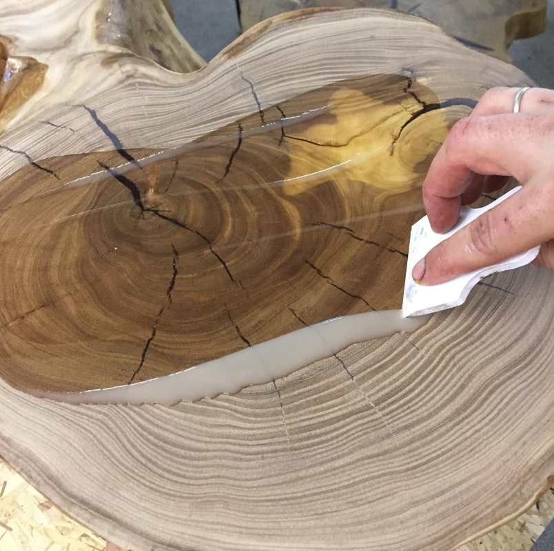 Одна из первых моих работ, столешница из спила карагача