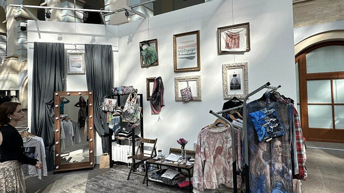 Экспозиция ярмарки «Арт Россия. Классика. Новый взгляд»