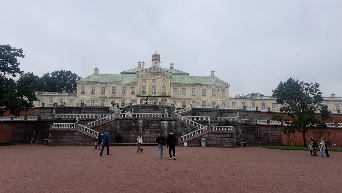 Собственно, Большой Меншиковский дворец