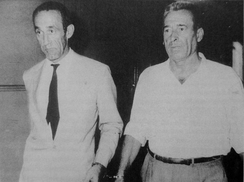 Бывший комендант концлагерей Собибор и Треблинка Франц Штангль (Franz Stangl, 1908-1971, справа), арестованный бразильской полицией в Сан-Паулу.