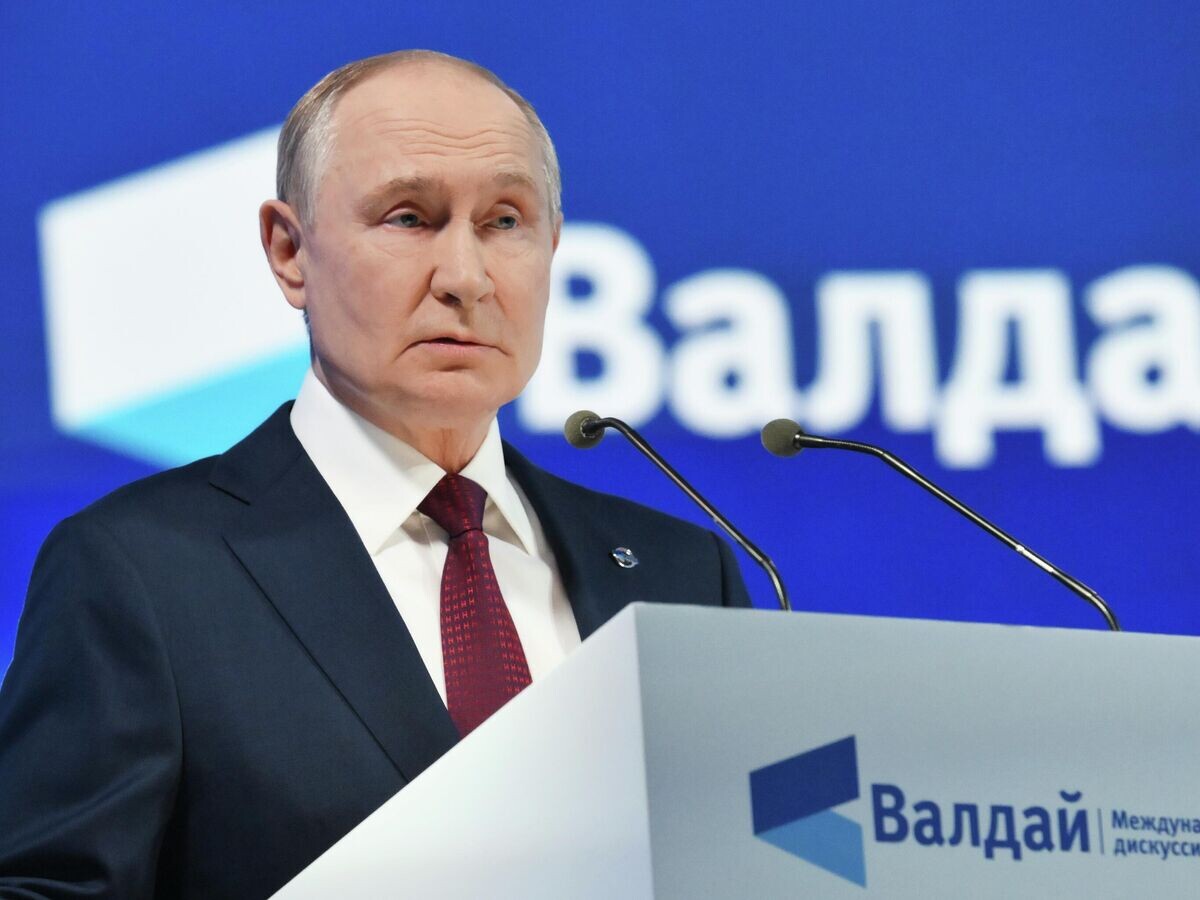    Президент РФ Владимир Путин выступает на пленарной сессии XXII Ежегодного заседания Международного дискуссионного клуба "Валдай"© РИА Новости / Григорий Сысоев