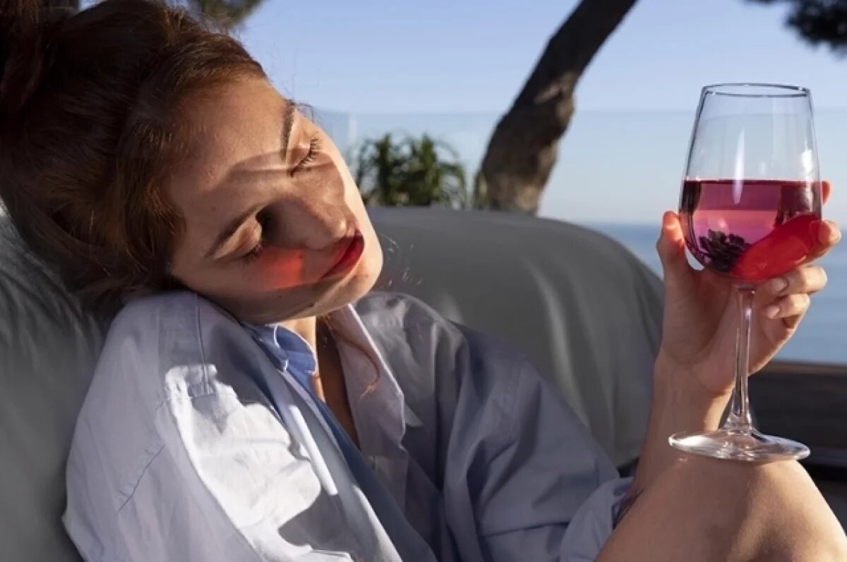    На алкогольные напитки приходится 12,2% от всех расходов на продукты питания в регионе.