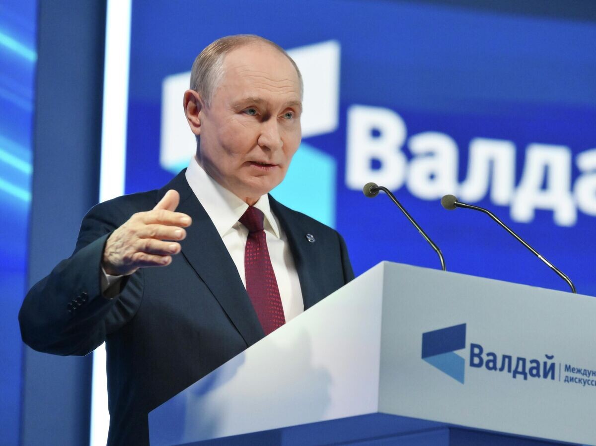    Президент РФ Владимир Путин выступает на пленарной сессии XXII Ежегодного заседания Международного дискуссионного клуба "Валдай"© РИА Новости / Григорий Сысоев