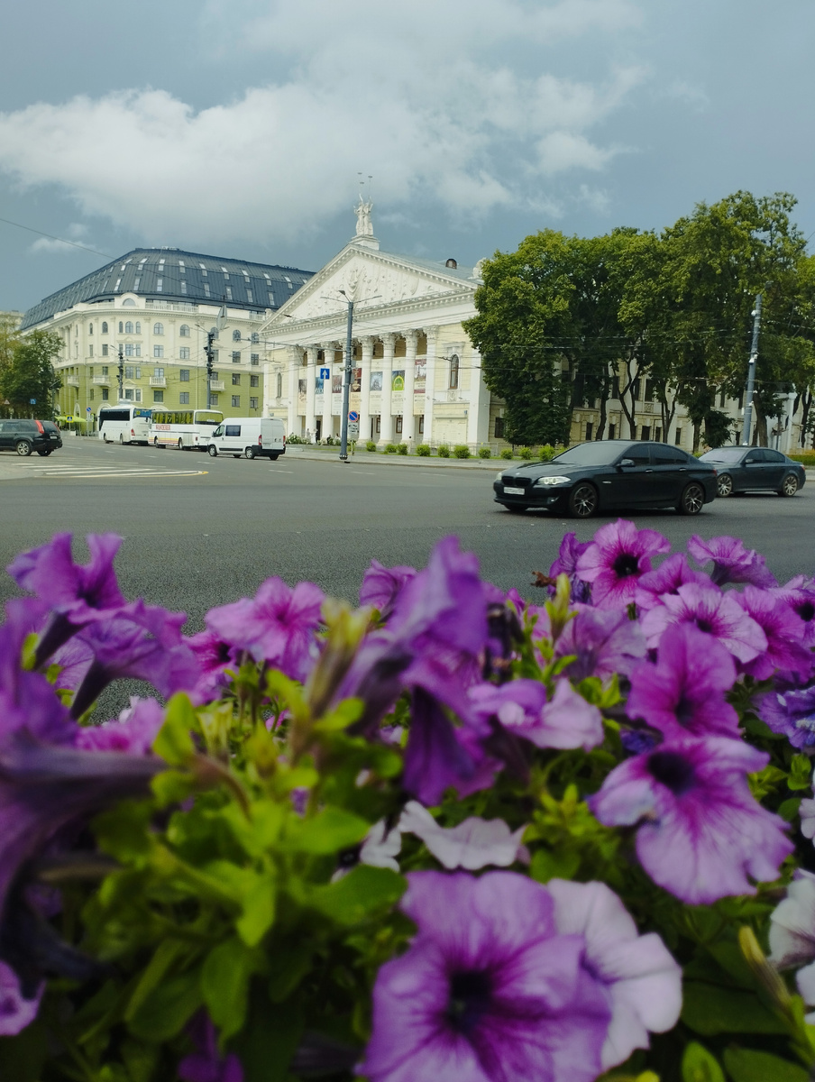 Театр оперы и балета на площади Ленина. 