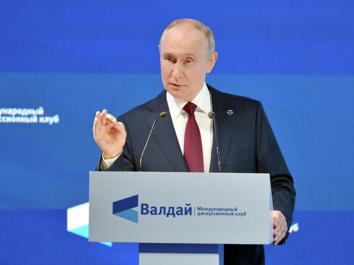    Президент РФ Владимир Путин выступает на пленарной сессии XXII Ежегодного заседания Международного дискуссионного клуба "Валдай"© РИА Новости / Григорий Сысоев