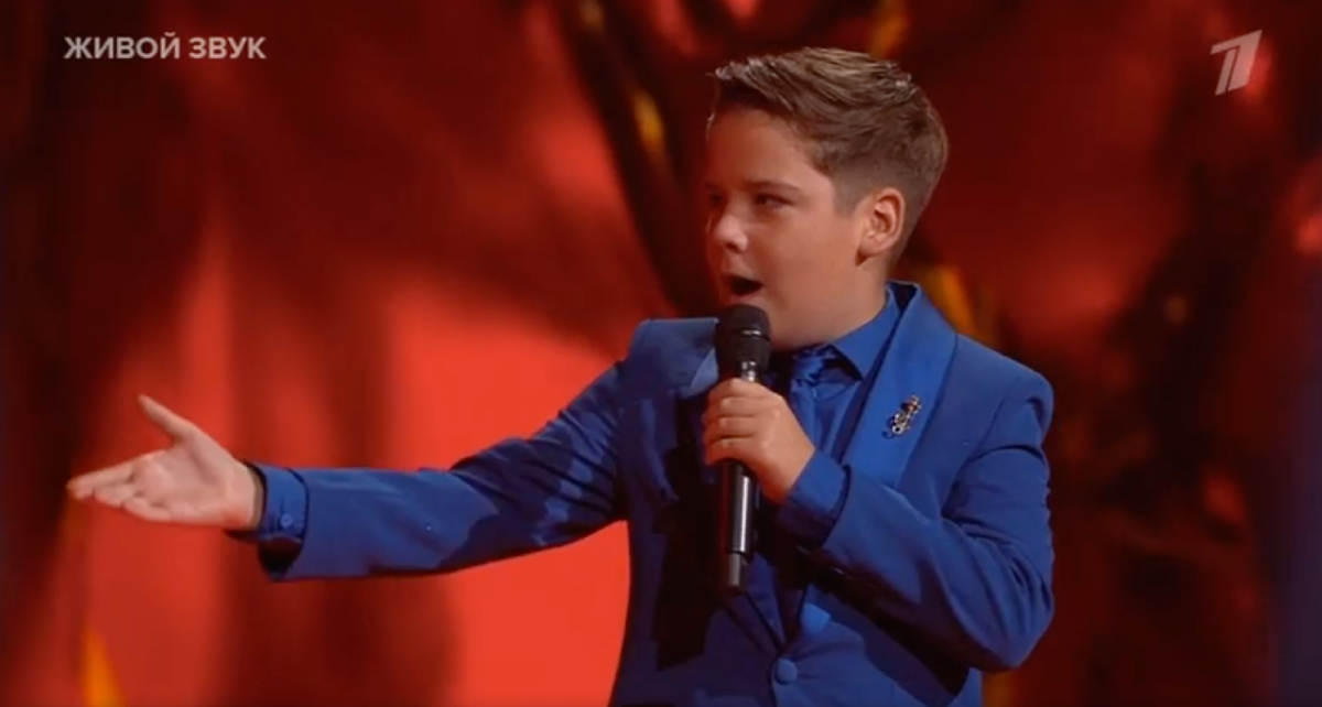 Кадр из шоу "Голос.Дети"-2025, Первый канал, "Слепые прослушивания". 12 сезон, 5 выпуск, 3 октября 2025 года. Джузеппе Ди Менца