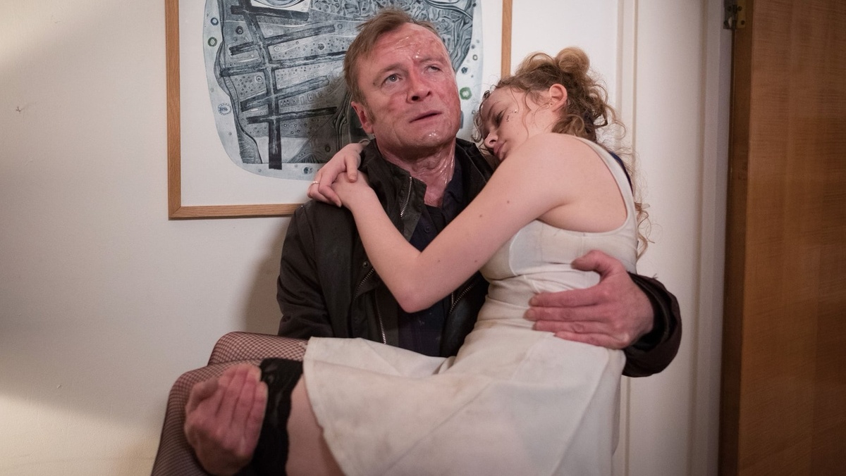 Кадр из сериала «Реллик», 2017 год, режиссер Сэм Миллер, Ханс Херботс