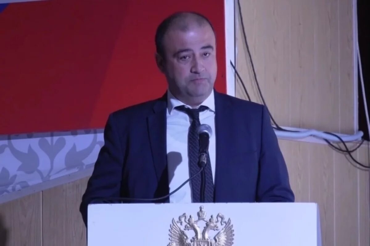    Глава Дербента в честь Дня учителя учредил премию в 1 миллион рублей