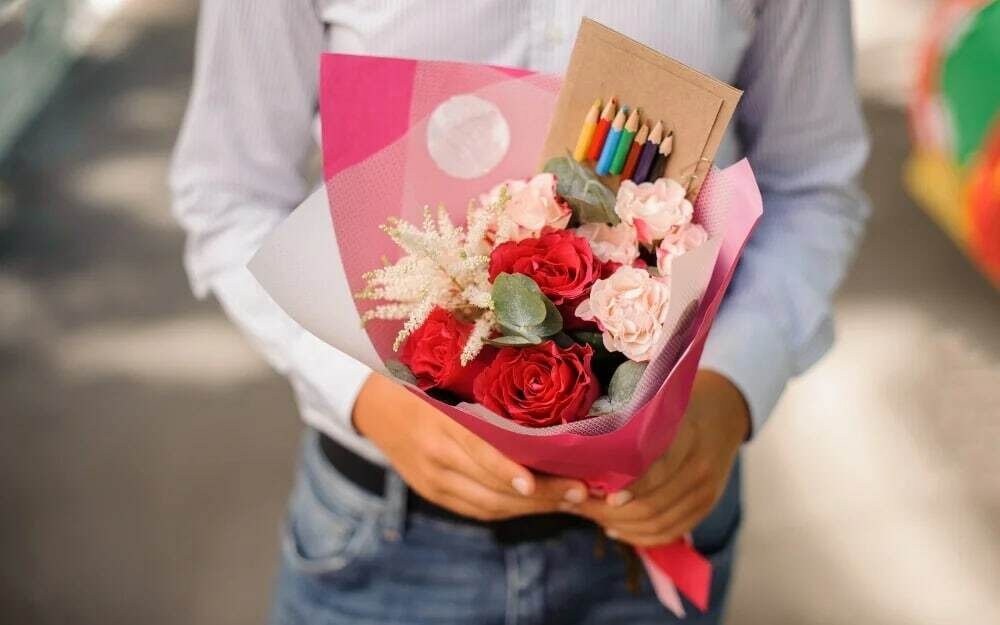 Фотография с сайта: https://flowery-shop.ru/buket_uchitelu