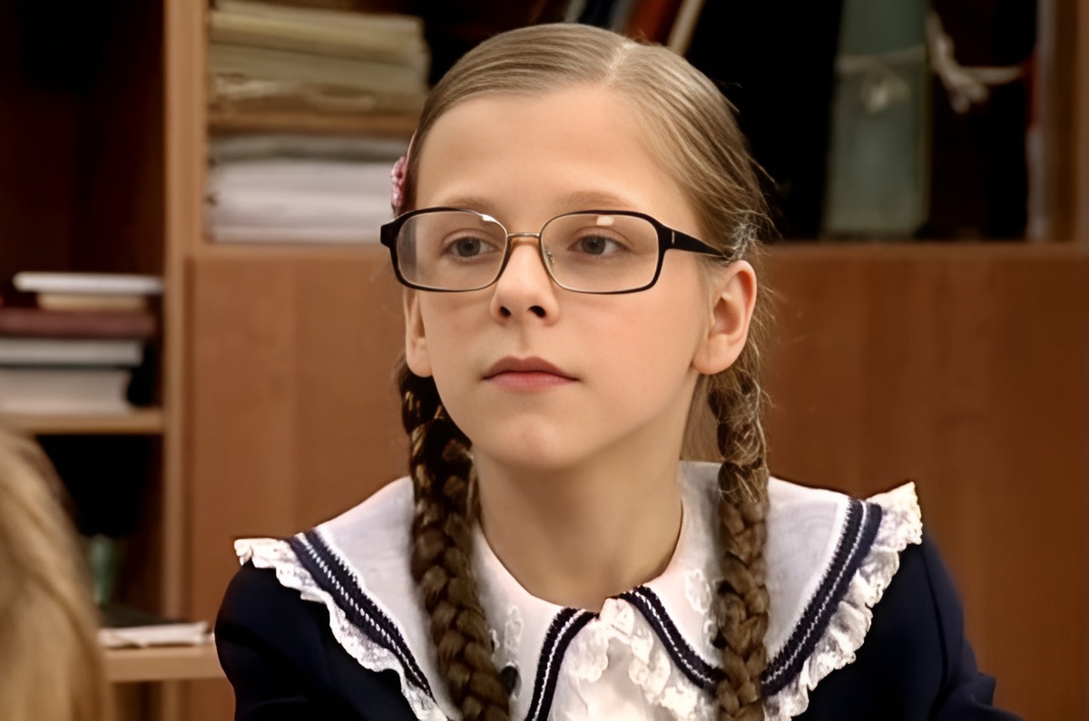 Елизавета Арзамасова в ситкоме «Папин дочки»