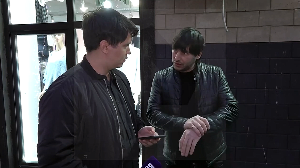     Очевидцы рассказали, как мужчина попытался похитить девочку в Балашихе РЕН ТВ