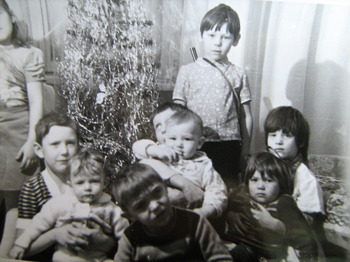 ребята нашего Марчеканского двора (из общежития).