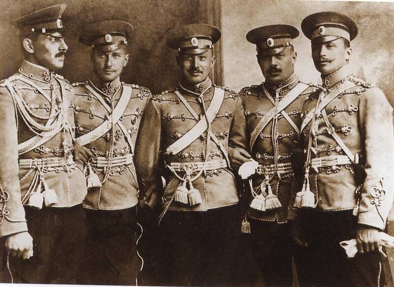 Офицеры Нарвского гусарского полка, в 1912 году