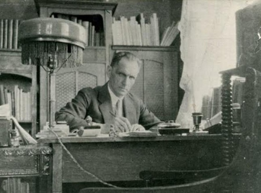 Владимир Арсеньев за работой / Фото: из материалов Музея-заповедника истории Дальнего Востока имени Владимира Арсеньева