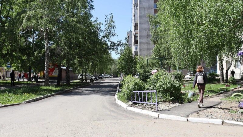     Специалисты подрядной организации «Росводоканал Барнаул» привели в порядок 250 объектов. Фото предоставлено пресс-службой компании «Росводоканал Барнаул», автор Лилия Болатаева.