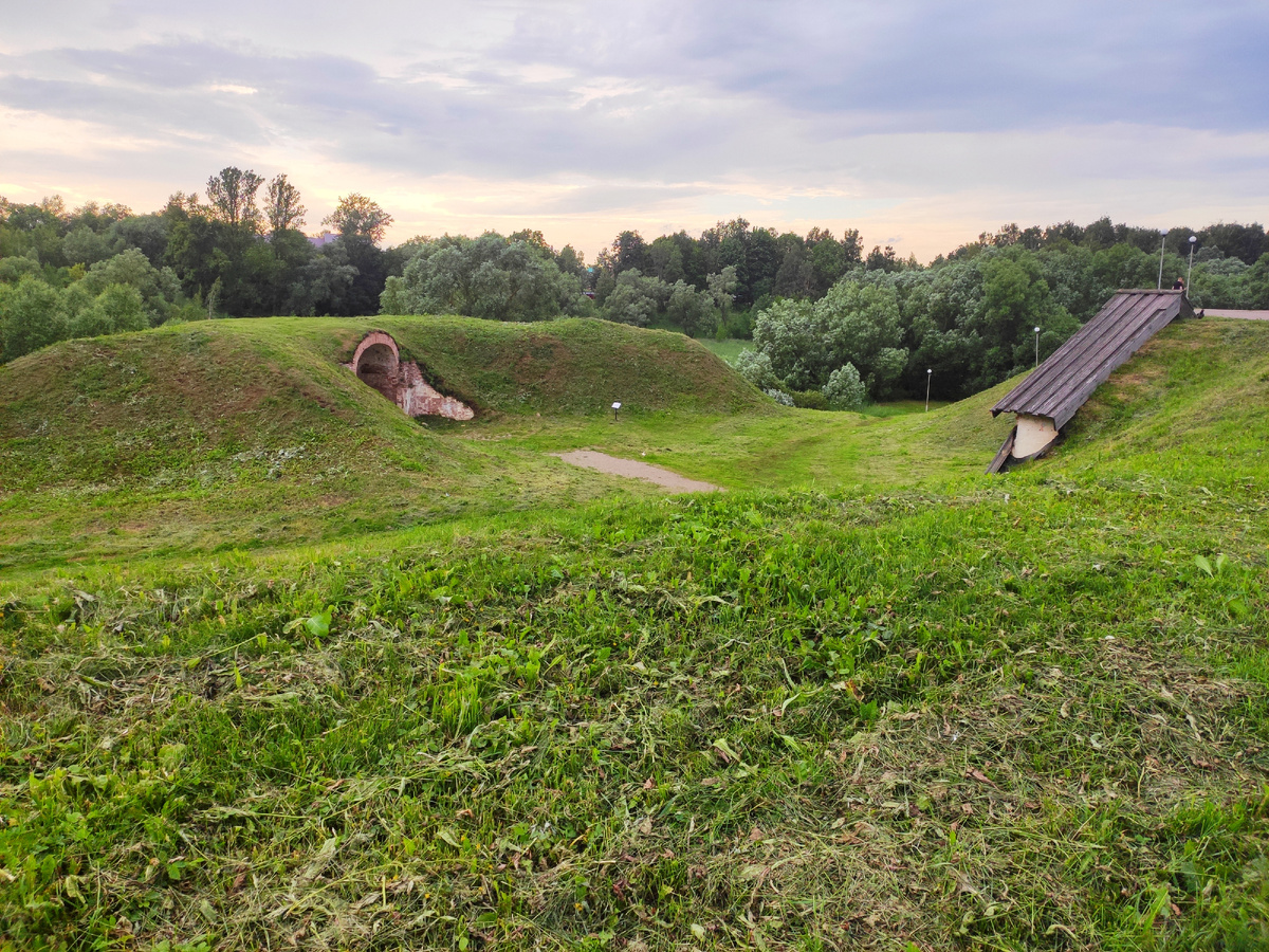 кадр из сериала Эпизоды 🔑