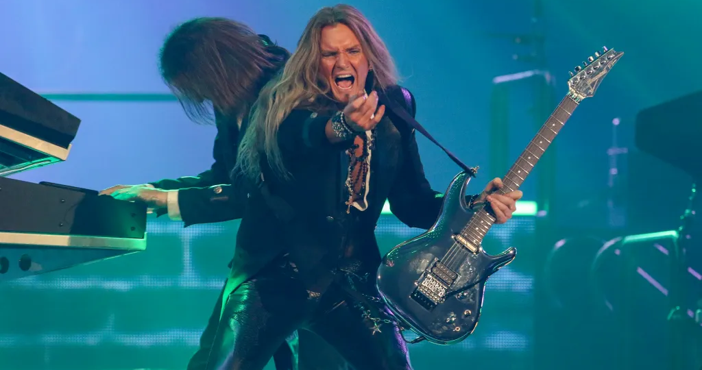 Гитарист TRANS-SIBERIAN ORCHESTRA о фонограмме: «На концертах TSO нет бэк-треков»