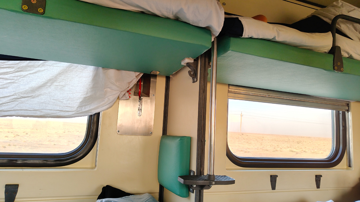 Понятно, что это не купе люкс, но для плацкарта очень даже симпатично 