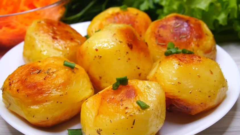 Главная ошибка при готовке картофеля. Делайте так, и Вы не поверите, что это обычная картошка, её рецепт проще, чем вы думаете.