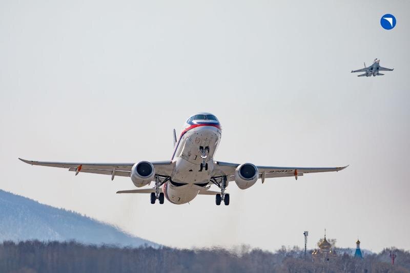   Ростех. Самолет SSJ-100