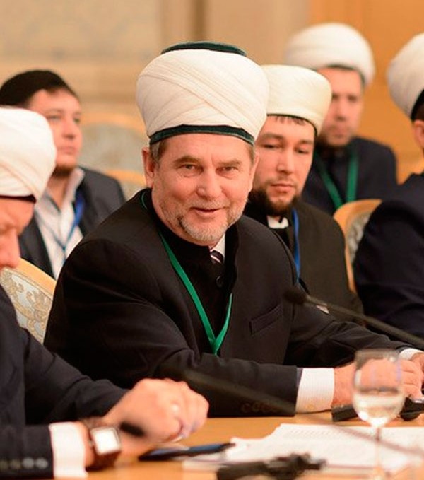    Муфтий Югры призвал мусульман с пониманием отнестись к запрету религиозной одежды в школах