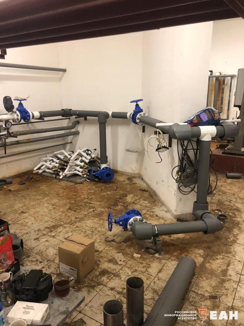    Читатели ЕАН. Ремонтные работы в подъезде дома по улице Юлиуса Фучика, 1