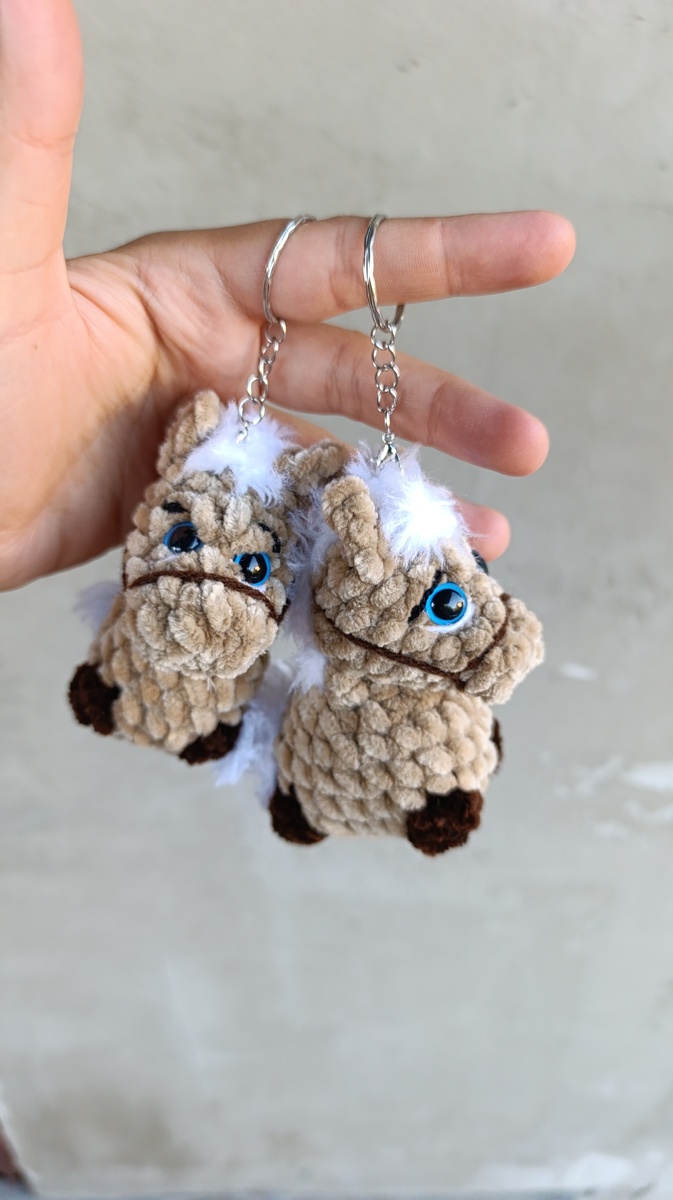 Лошадки крючком 