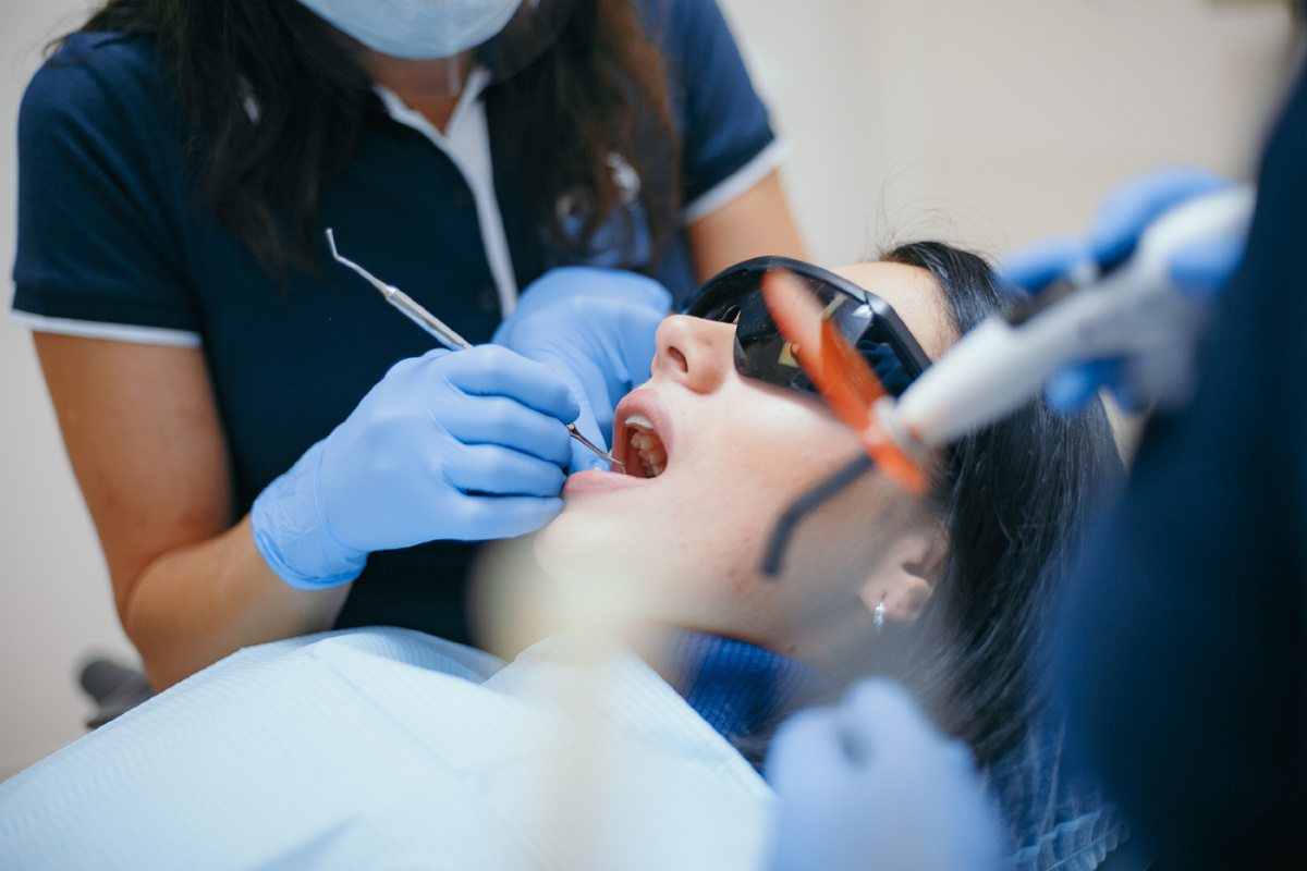 Фотография взята с сайта стоматологии Дмитрович Фэмили https://www.dmitrovich.ru/