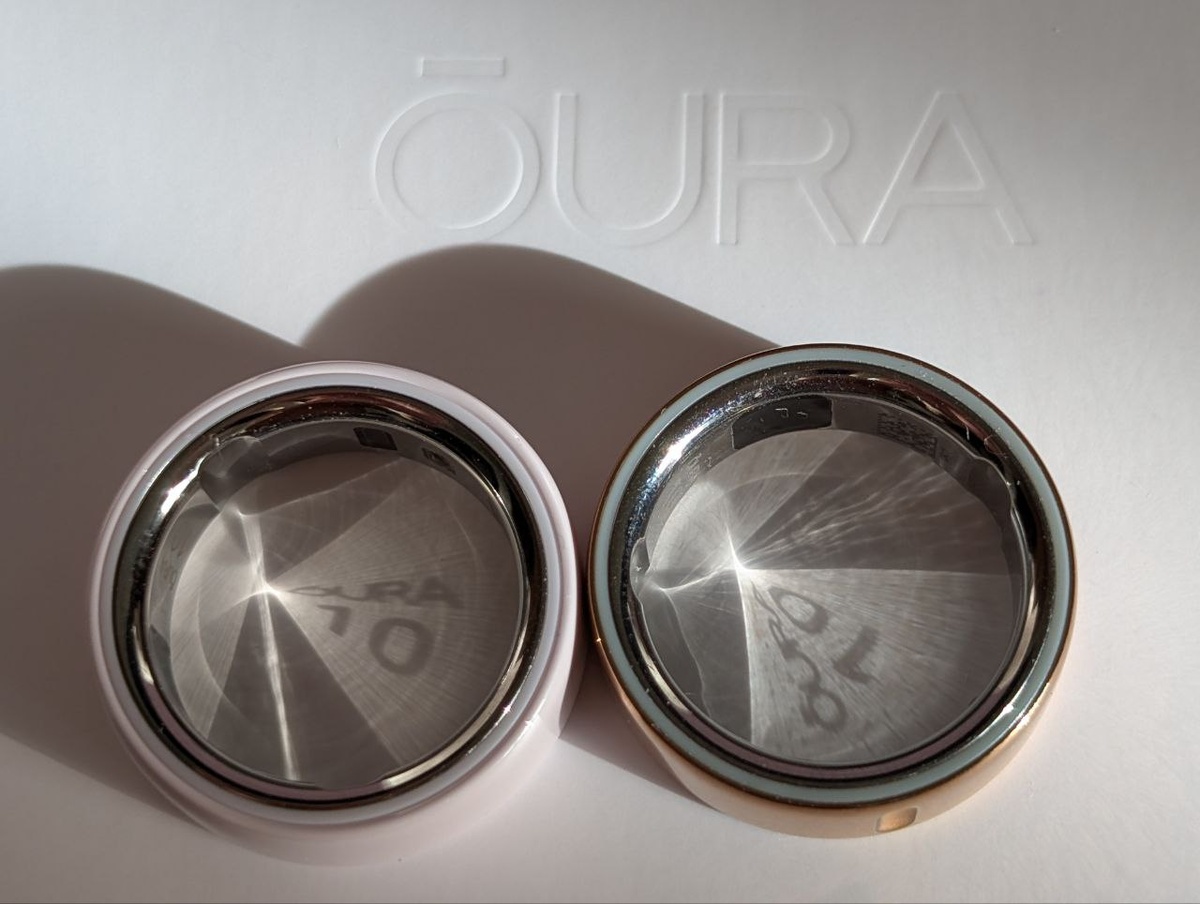 Oura Ring 4 Ceramic Petal и Oura Ring 4 Rose Gold