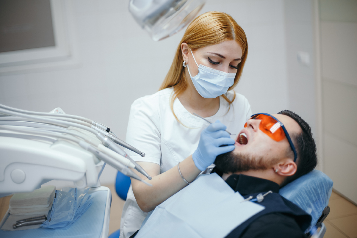 Фотография взята с сайта стоматологии Дмитрович Фэмили https://www.dmitrovich.ru/