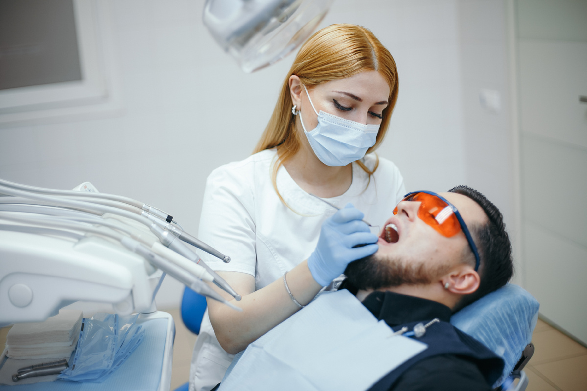 Фотография взята с сайта стоматологии Дмитрович Фэмили https://www.dmitrovich.ru/