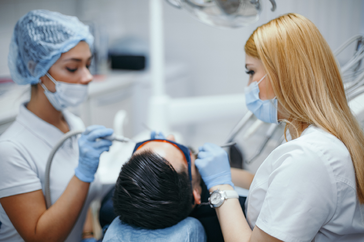 Фотография взята с сайта стоматологии Дмитрович Фэмили https://www.dmitrovich.ru/