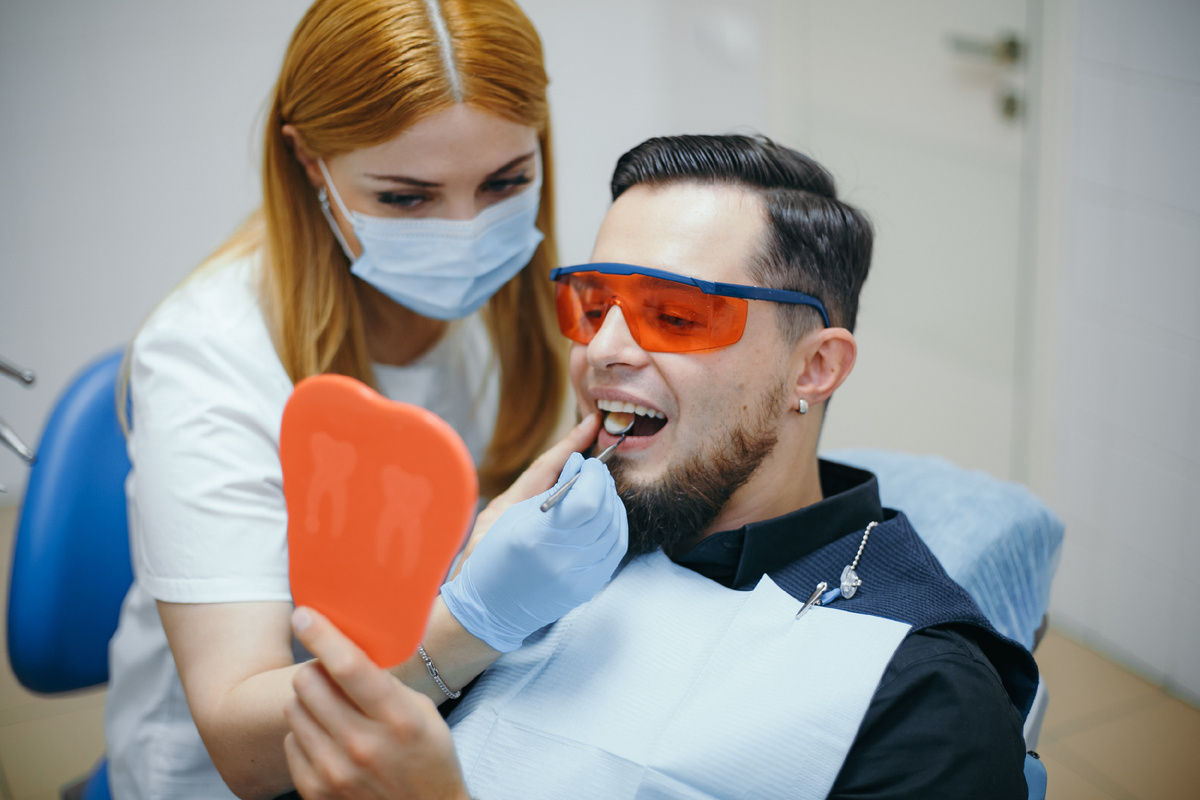 Фотография взята с сайта стоматологии Дмитрович Фэмили https://www.dmitrovich.ru/