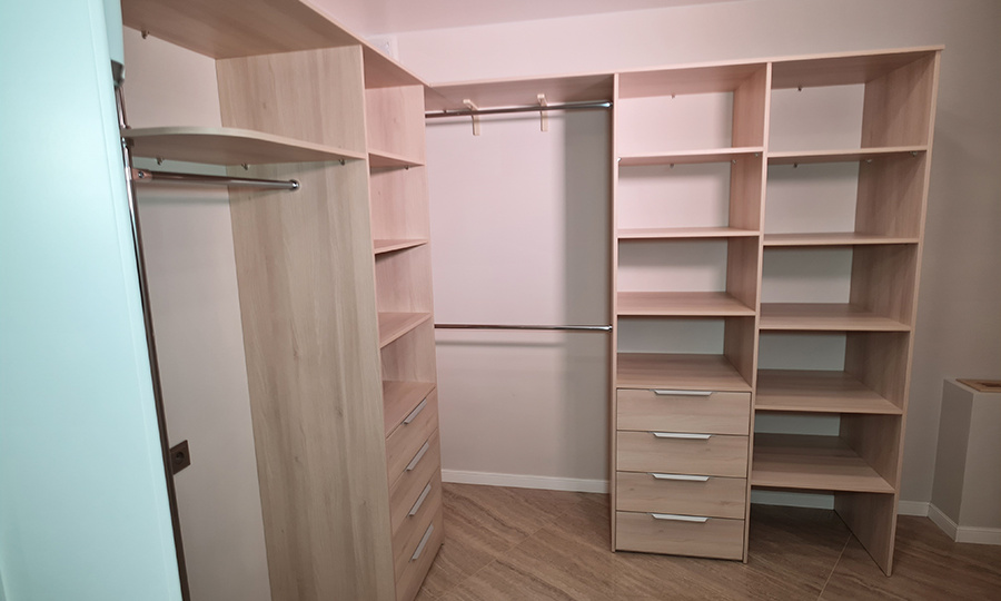 Обзор большой гардеробной