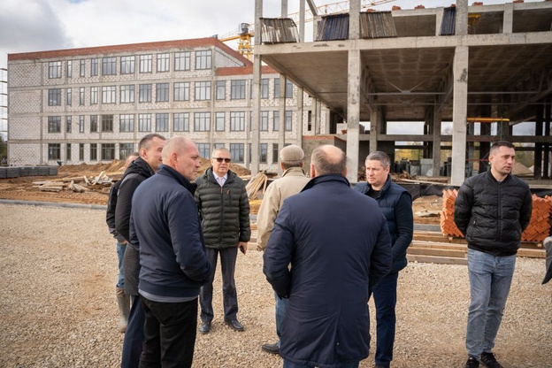    Школу на Торфяной откроют к началу учебного года
