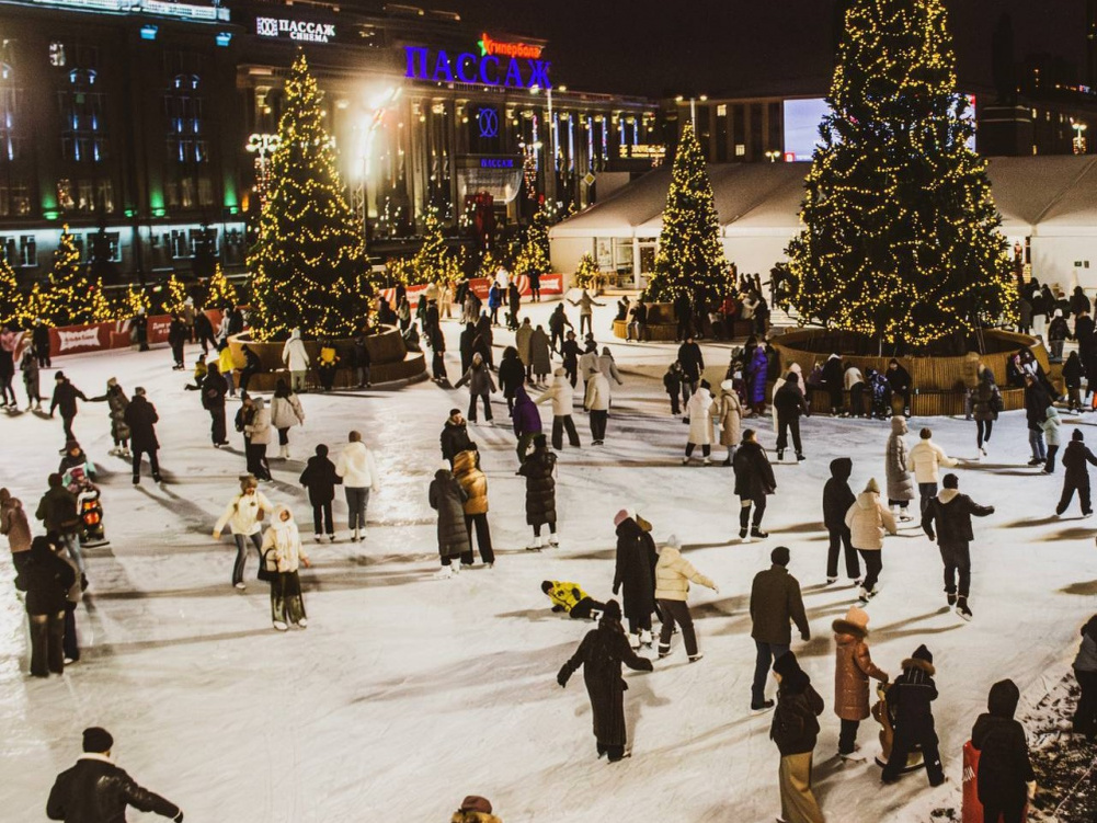     Фото: Телеграм-канал "Каток на площади"