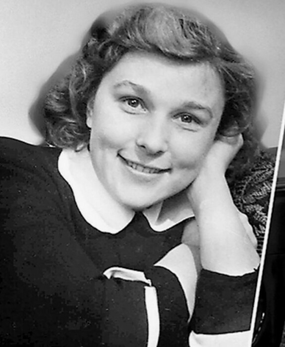 Вера Васильева в молодости